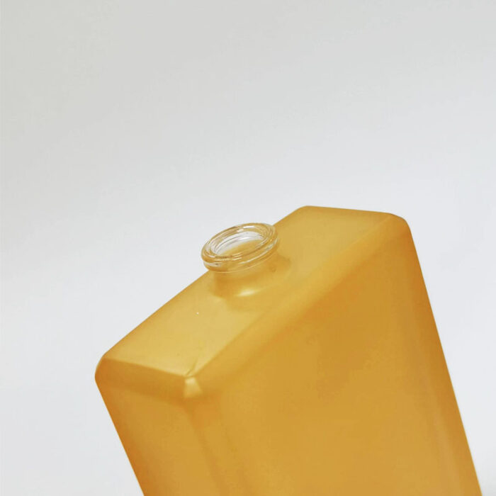 Custom-made Heavy Base Irregular Crimp Mouth 100ml Glass Perfume Spray Bottle GL0020 - Image 6