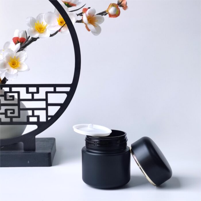 High-Quality Thick Wall PET Plastic Cream Jar JA0066 - Image 9